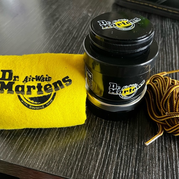 Dr.Martens Sheridan 8-Eye Boot-Black - Picture 5 of 6